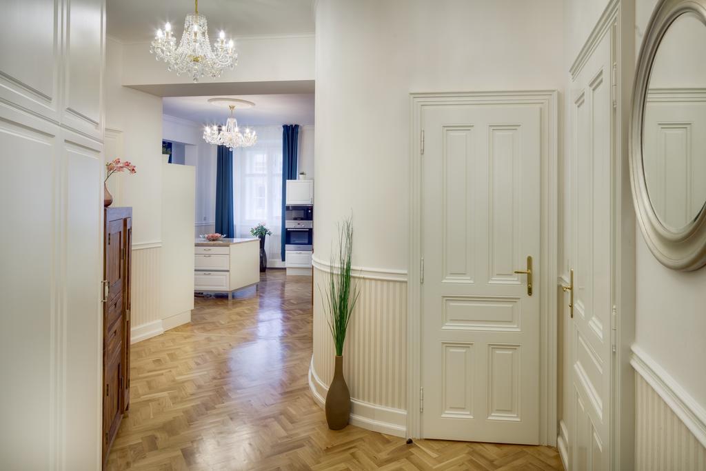 Smetanovo Nabrezi - Riverview Old Town Apartment Прага Экстерьер фото