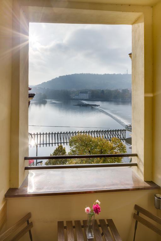 Smetanovo Nabrezi - Riverview Old Town Apartment Прага Экстерьер фото