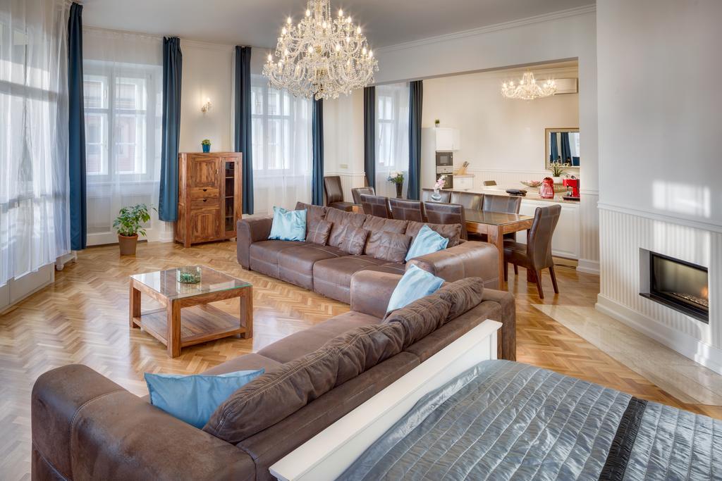 Smetanovo Nabrezi - Riverview Old Town Apartment Прага Экстерьер фото