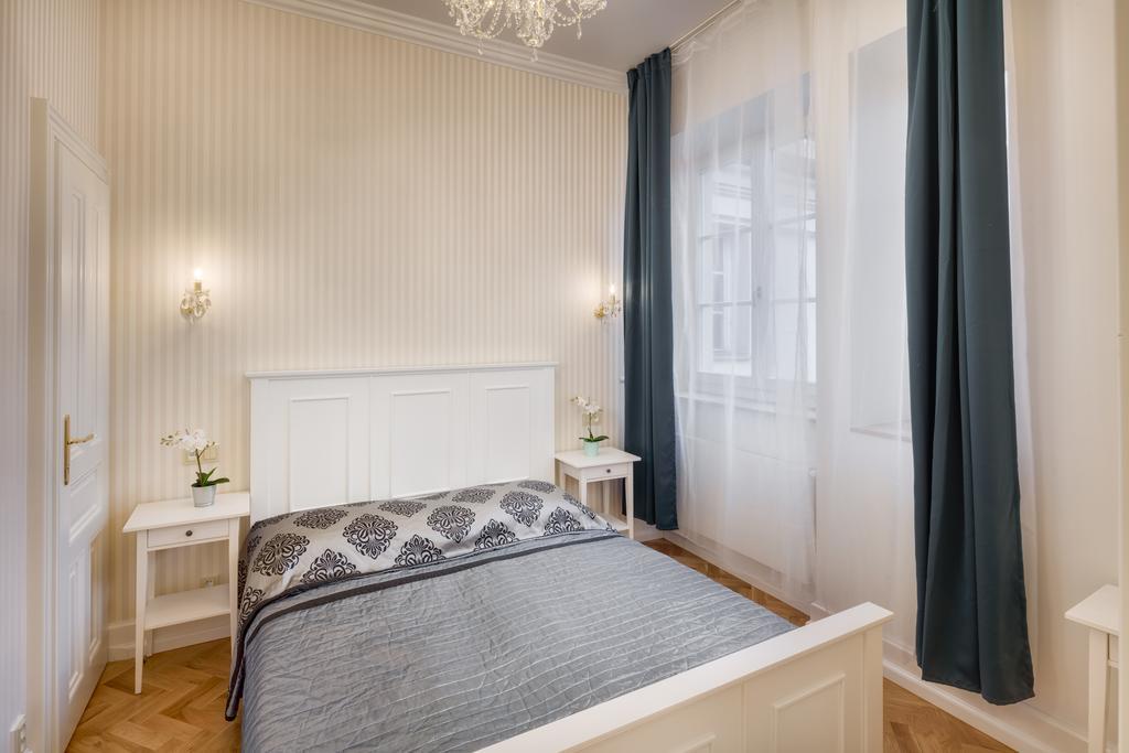Smetanovo Nabrezi - Riverview Old Town Apartment Прага Экстерьер фото