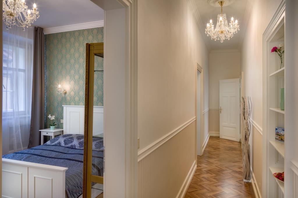 Smetanovo Nabrezi - Riverview Old Town Apartment Прага Экстерьер фото